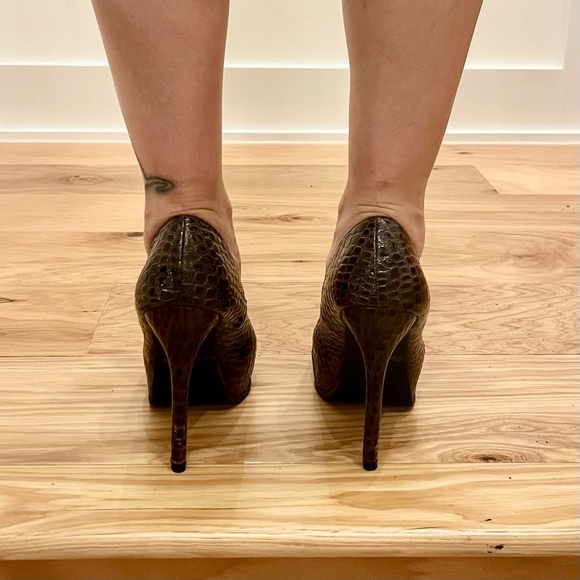 brown crocodile platform stiletto pumps - Picture 3 of 4